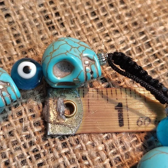 💀Turquoise Color Howlite Adjustable Skull Bead Bracelet - Picture 5 of 5